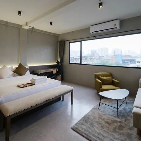 C'House Bangkok Hostel Exterior photo