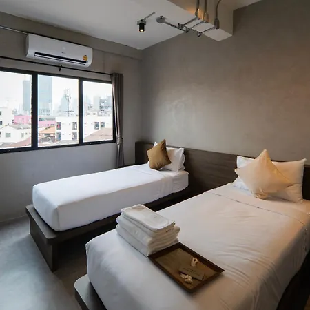 C'House Bangkok Hostel Exterior photo